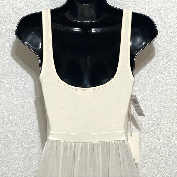 NWT Wilfred Woman Light Birch Bouleau Pale Dress Size S - Picture 7 of 13